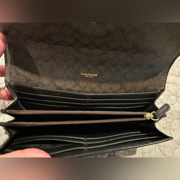 Coach Black Crossgrain Leather Wallet Gently Used Excellent Condition - Picture 5 of 6